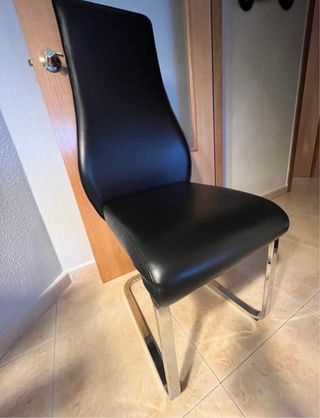 6 Sillas Negras Patas Metálicas. REBAJADO