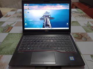 Ordenador portátil Fujitsu i7 7th con disco SSD