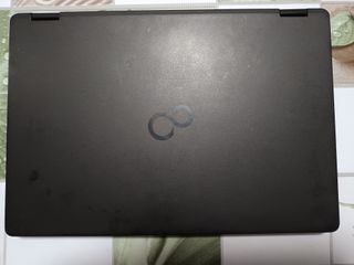 Ordenador portátil Fujitsu i7 7th con disco SSD
