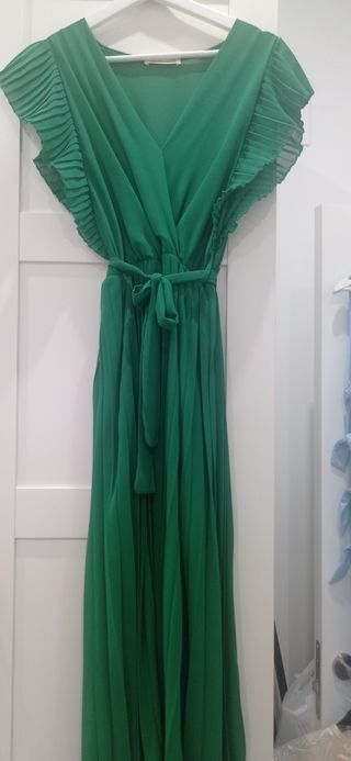 Vestido verde plisado con cinturón