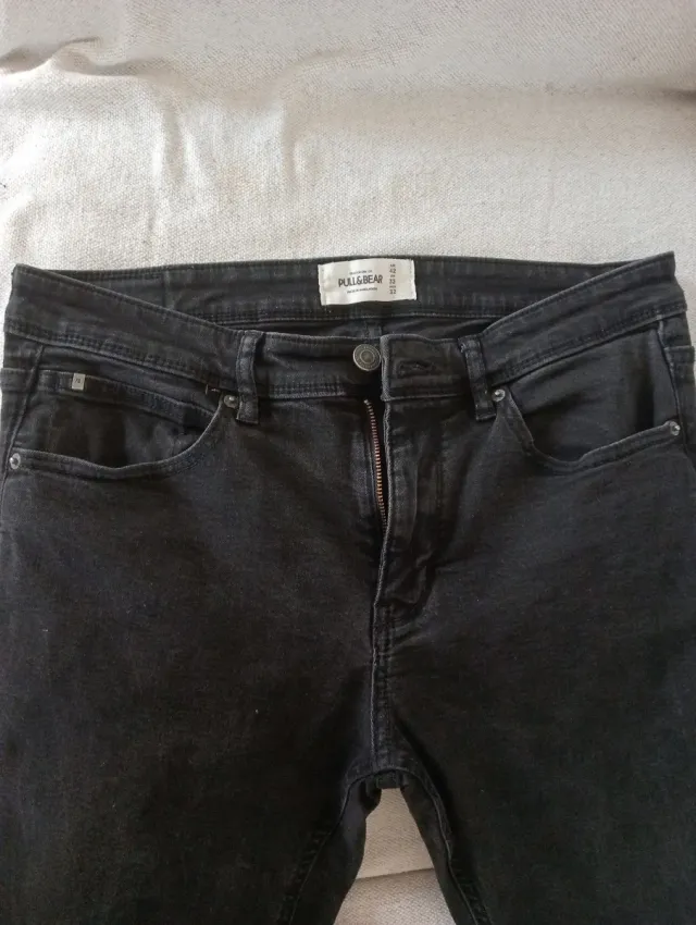 Pantalón vaquero Pull&Bear negro