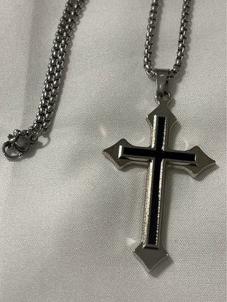 Cadena con Cruz Plata y Negro