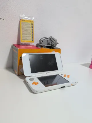 New Nintendo 2DS XL Naranja y Blanco