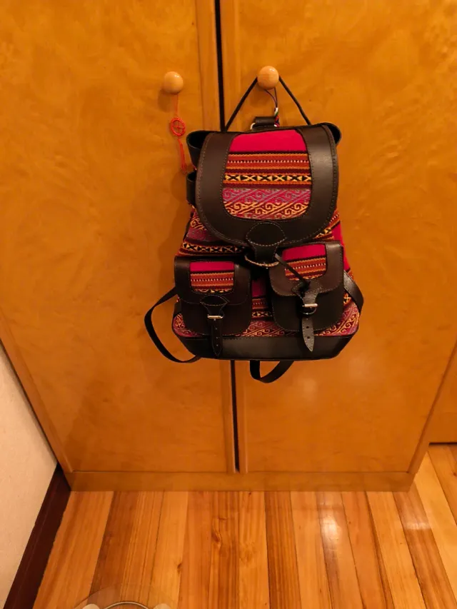 Mochila Cuero y Tela Étnica