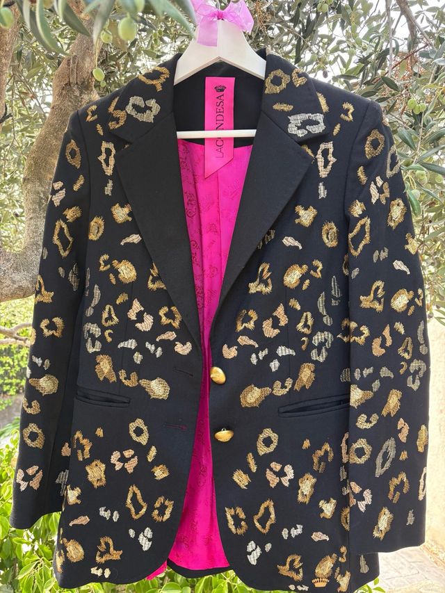 Blazer LA CONDESA Negro con Estampado Animal