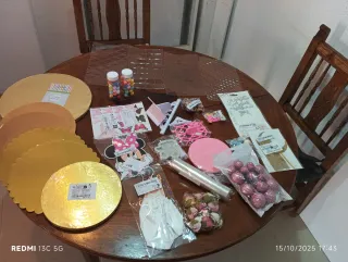 Batidora Qilive y moldes pastelería