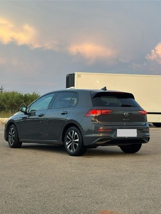 Volkswagen Golf 2021
