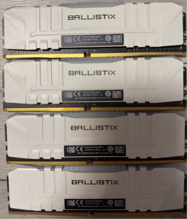 4x Crucial Ballistix DDR4 8GB 3000MHz RAM