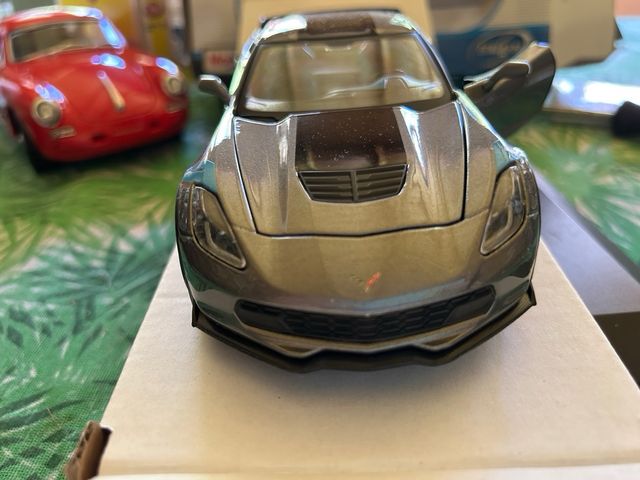 Maisto Corvette C7 Grand Sport 1:24