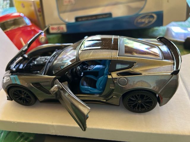 Maisto Corvette C7 Grand Sport 1:24