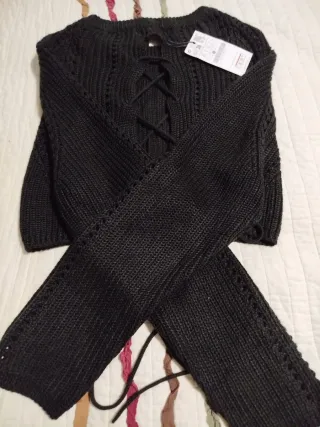 Jersey negro con cordones