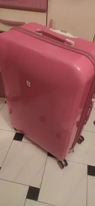 Maleta de viaje rosa
