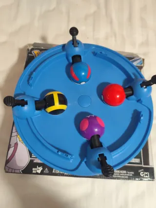 Tragabolas clásico co temática de Pokémon