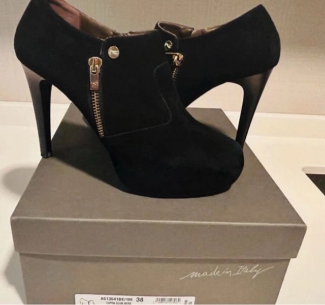 Stivaletti Nero Giardini neri con zip