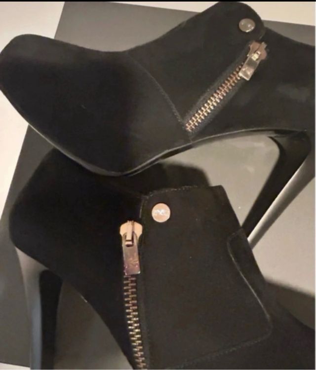 Stivaletti Nero Giardini neri con zip