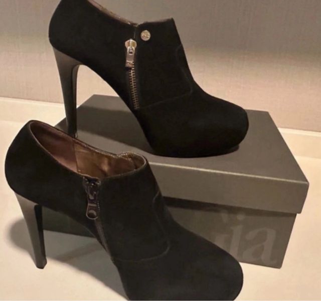 Stivaletti Nero Giardini neri con zip