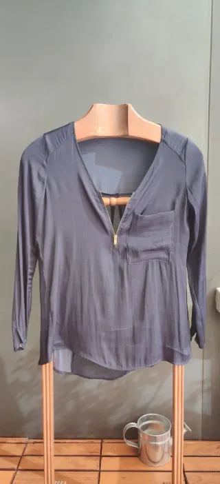 Camisa elegante Bershka, azul marino. Talla S