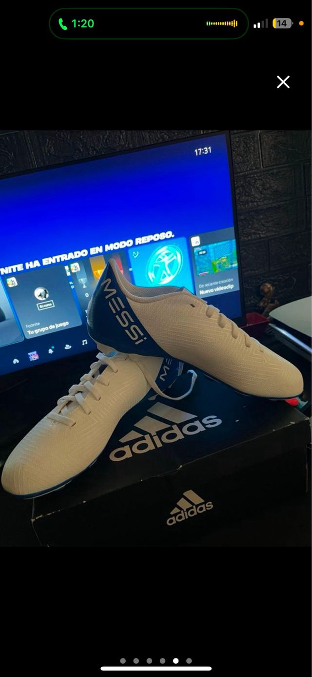 Botas de fútbol Adidas Messi blancas y azules