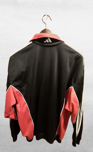 Chaqueta deportiva Adidas negra y roja