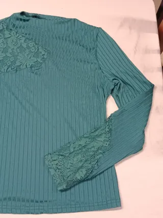 Camiseta de manga larga con encaje