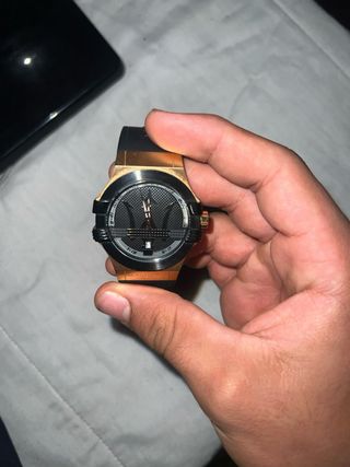 Reloj Maserati Negro y Dorado, original 
