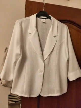 Chaqueta ligera blanca