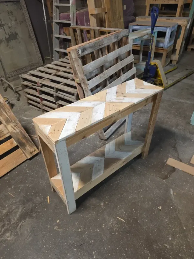 Consolle in legno in stile etnico