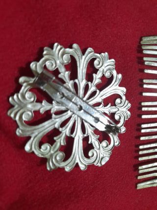Set spilla e fermaglio decorati