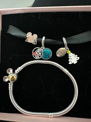 Pulsera Pandora con charms Mickey Mouse
