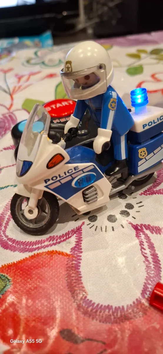 Moto Policía Playmobil