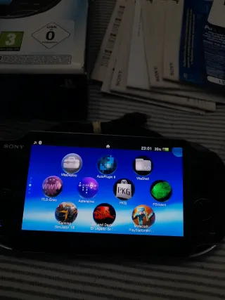 Consola PS Vita OLED + Tarjeta 64GB