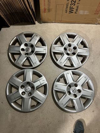 Tapacubos Nissan 15” Originales (4 uds)