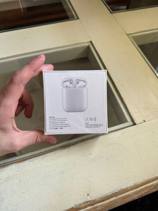 AirPods Apple