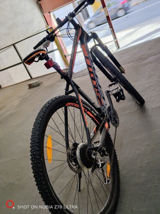 Bicicleta Scott Montaña Negra/Naranja