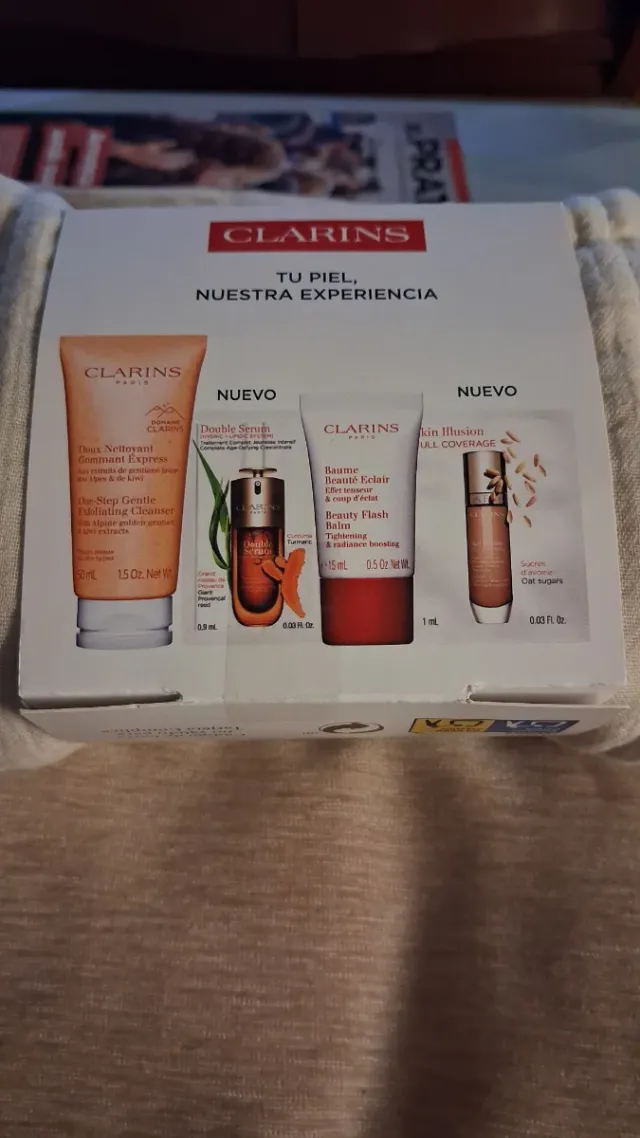 Neceser Clarins sin estrenar con productos