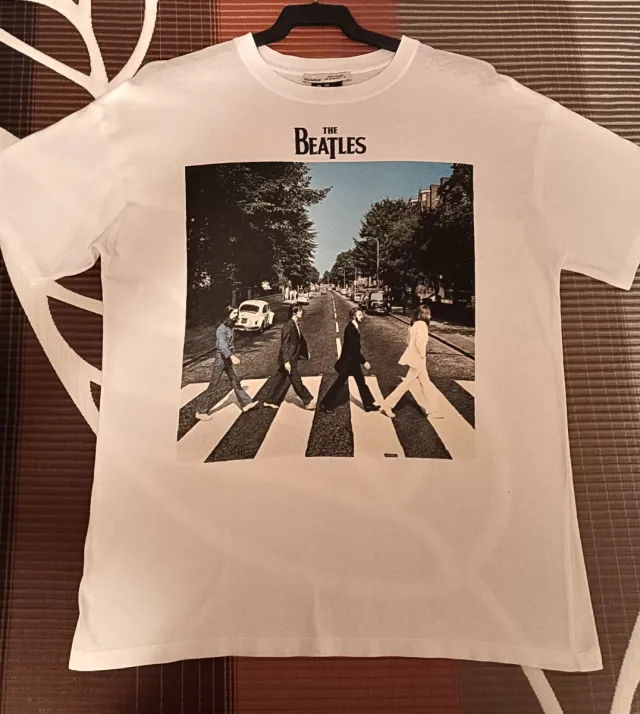 Camiseta The Beatles Abbey Road Pull&Bear Blanca