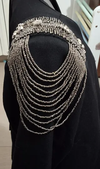 Giacca lunga donna nera con perle