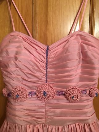 Vestido de fiesta. Regalo pendientes.