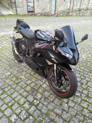 Kawasaki Ninja ZX-6R (2010)