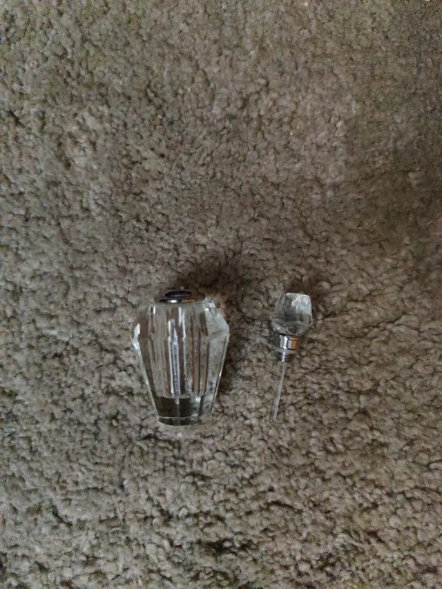 Frasco de perfume antiguo de cristal