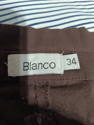 Blusa marrón con tachuelas