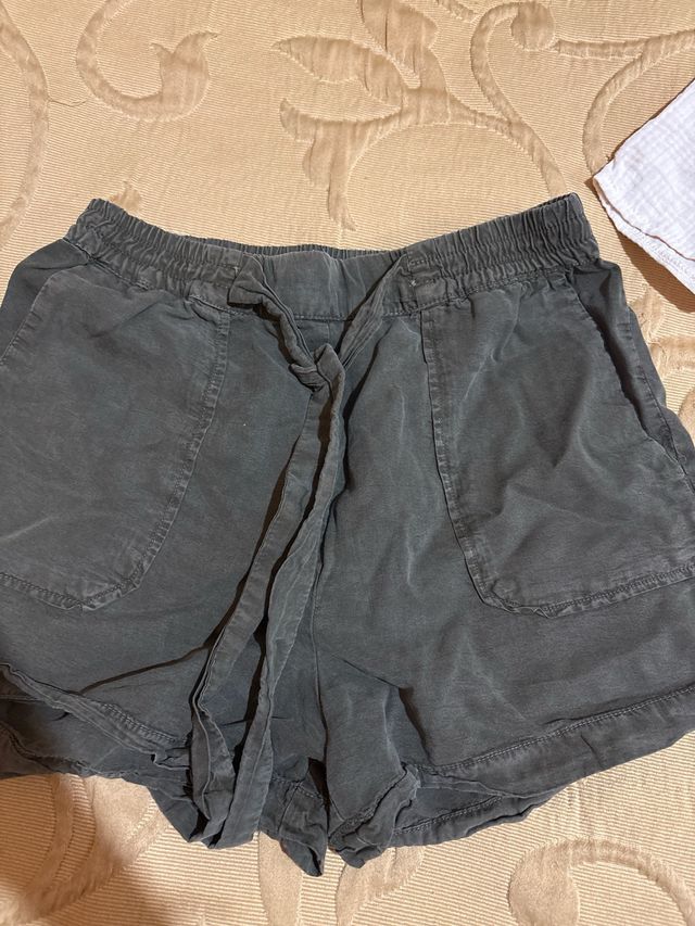 Pantalón corto verde