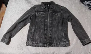 Cazadora vaquera gris