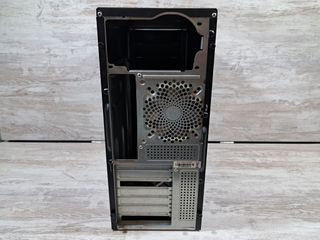 Carcasa ATX ASUS Vento AK con lector de tarjetas