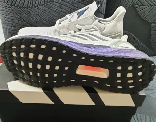 Zapatillas Adidas Ultraboost Blancas y Moradas