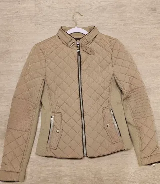 Chaqueta acolchada Zara
 Talla S. Sin estrenar