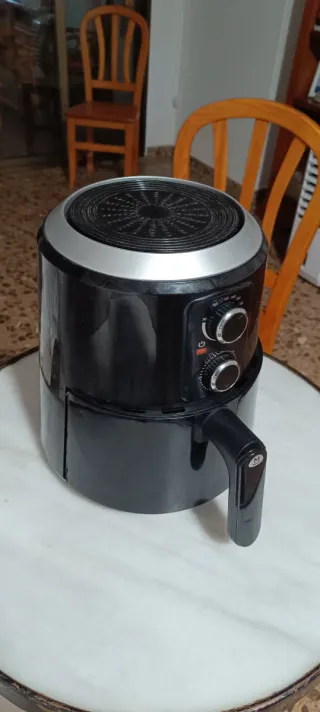 Freidora de aire negra
