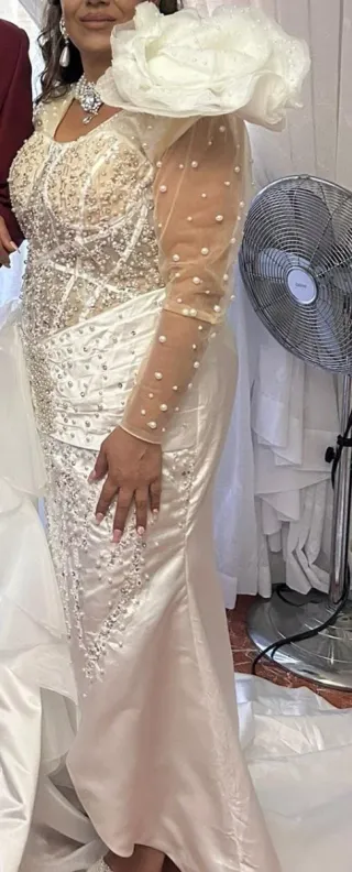Vestido  Blanco, sirve para novia o aconpañante 