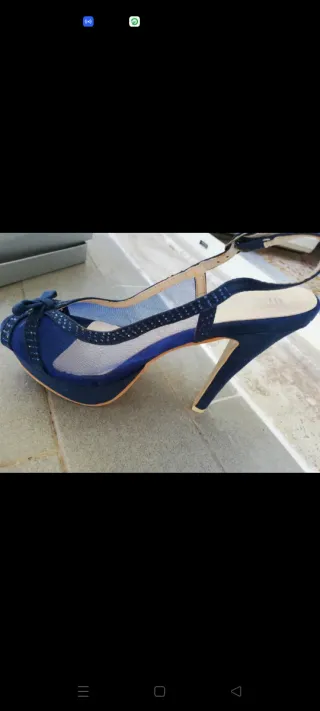 Scarpe eleganti blu con fiocco