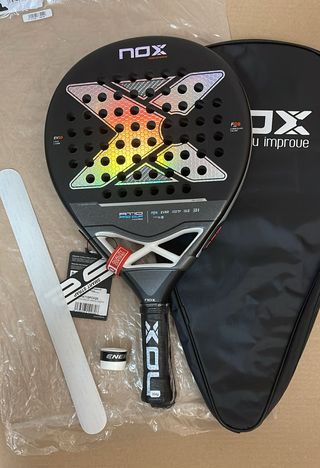 Pala Nox AT10 Agustín Tapia Pro Cup Hard